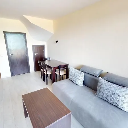 Villa Imperial Heights Villas *