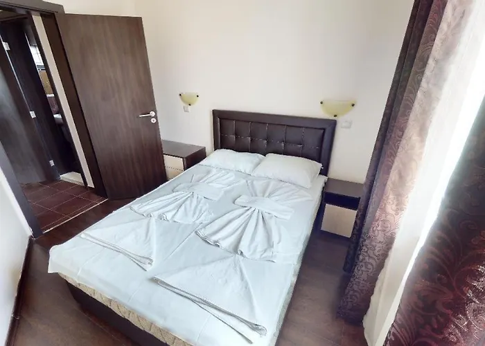 Villa Imperial Heights Villas