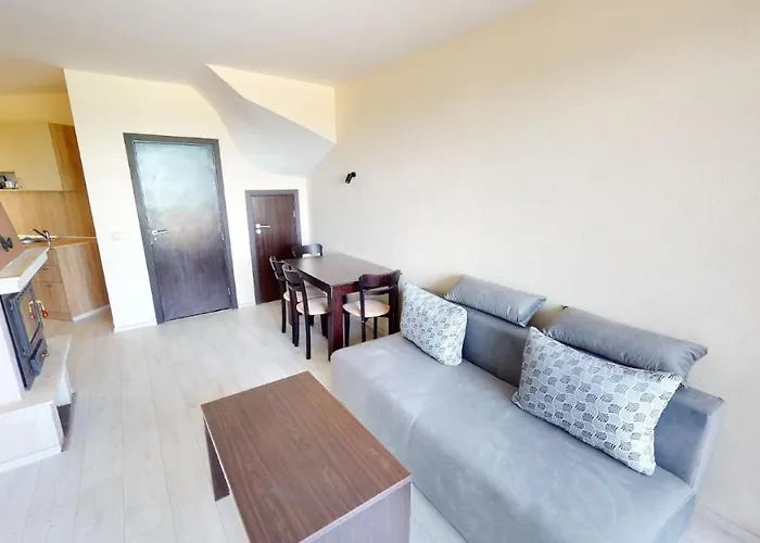 Villa Imperial Heights Villas *