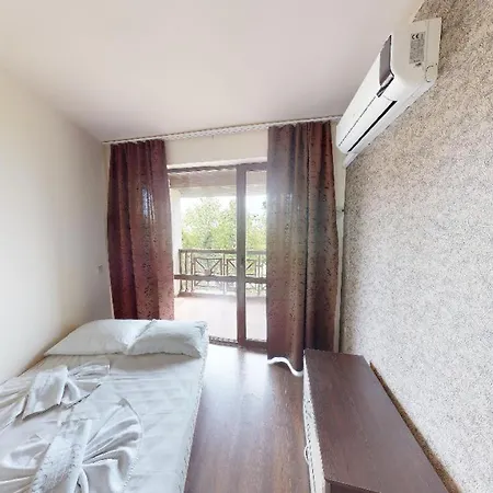 Villa Imperial Heights Villas *