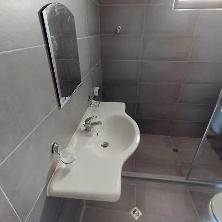 Villa Imperial Heights Villas *