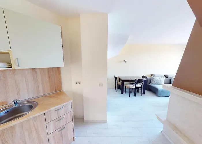 Imperial Heights Villas Вилла *