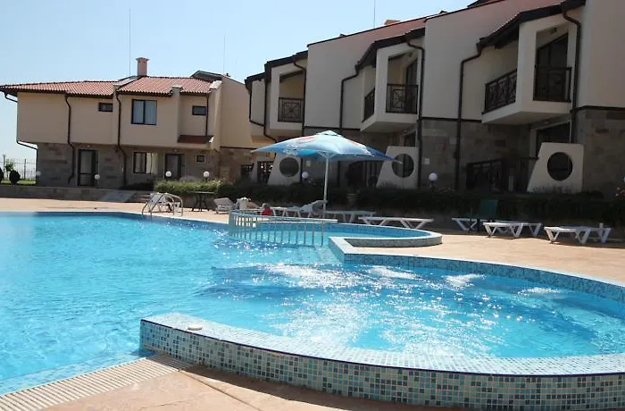 Вилла Imperial Heights Villas *