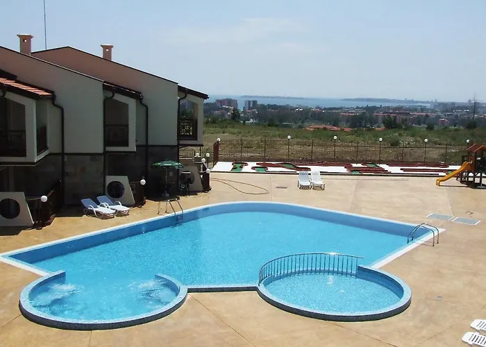 Вилла Imperial Heights Villas