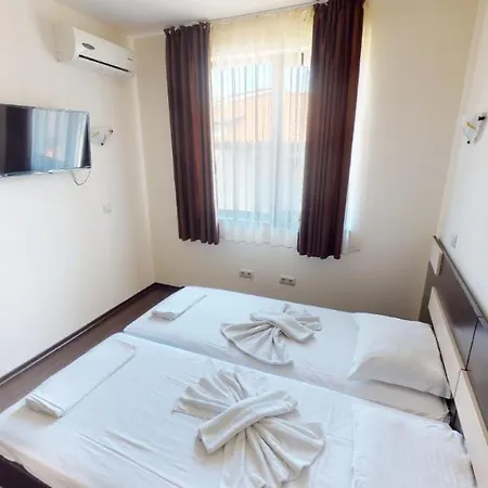 Imperial Heights Villas ヴィラ *